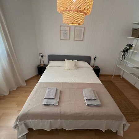 Cozy Apartment Well-Located In Terrassa, Barcelona Екстериор снимка