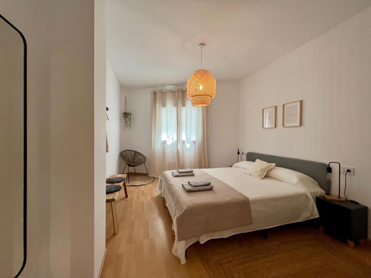Cozy Apartment Well-Located In Terrassa, Barcelona Екстериор снимка